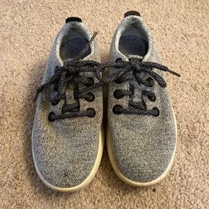 All Birds Gray Wool Sneakers Size 6 - Comfortable and Sustainable